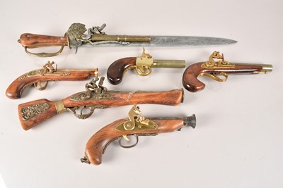 Lot 519 - A small collection of display pistols