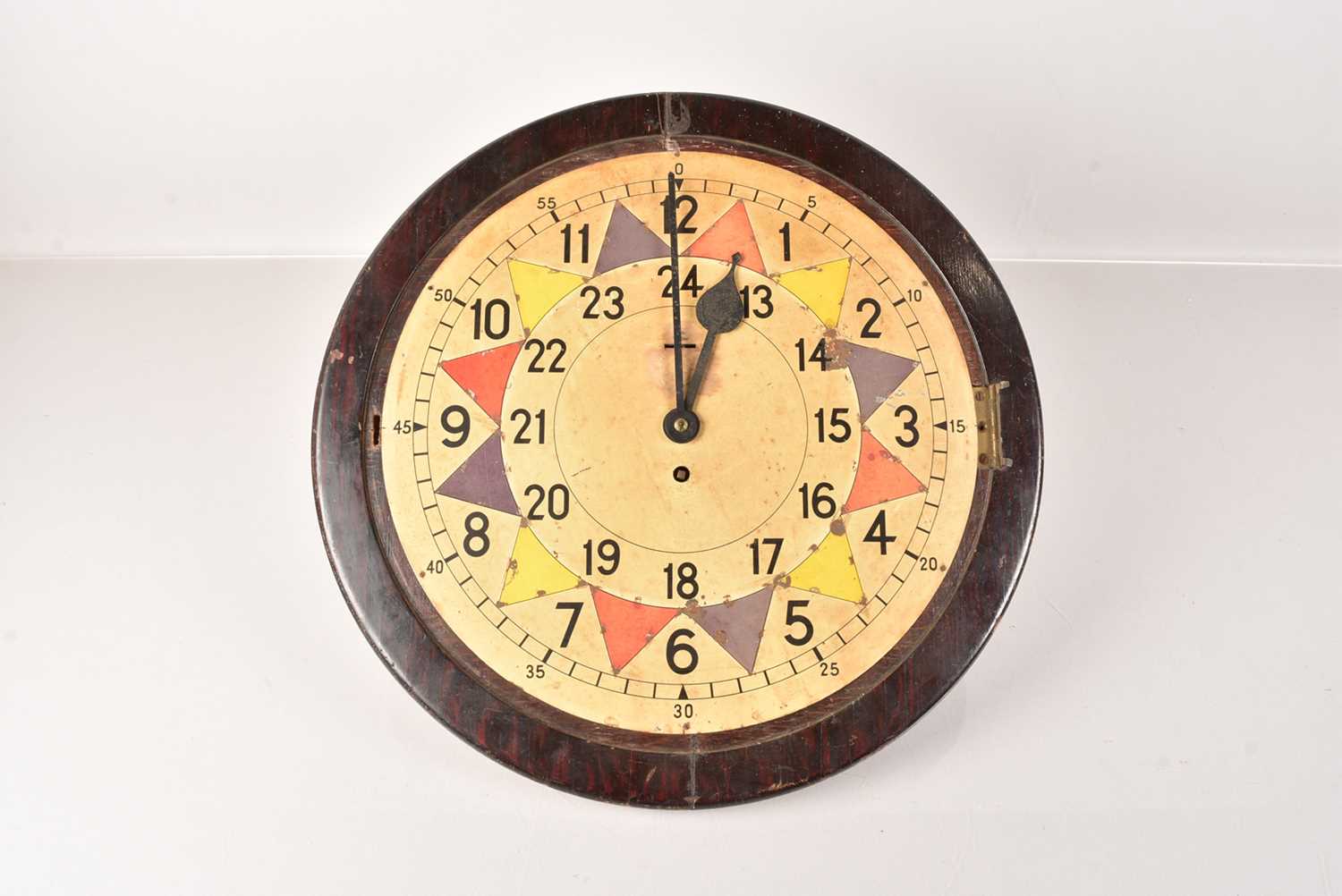 Lot 559 - A 1930s/40s Royal Air Force (RAF) Wall Clock