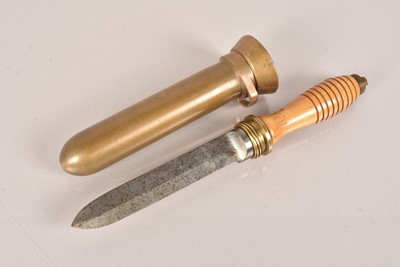 Lot 702 - A Vintage Diver's Knife