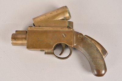 Lot 709 - A Scarce early 20th Century Electric Firing Pistol