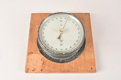 Lot 753 - A WWII German Kriegsmarine Bulkhead Barometer by Lufft