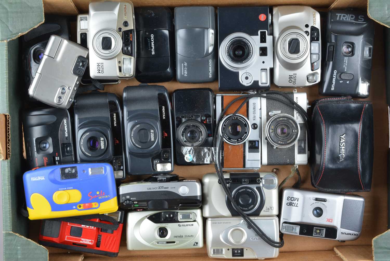 Lot 274 - A Tray of Compact Cameras