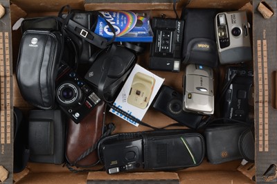Lot 283 - A Tray of Compact Cameras