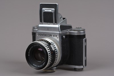 Lot 303 - A Pentacon Six Camera