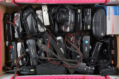 Lot 330 - A Tray of Compact Cameras