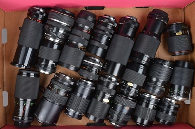 Lot 337 - A Tray of Zoom Lenses