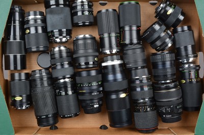 Lot 338 - A Tray of Zoom Lenses