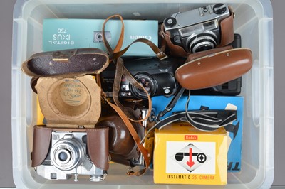 Lot 343 - A Group of Various Cameras