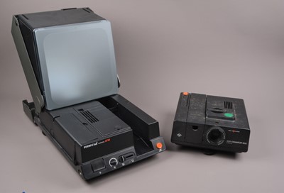 Lot 344 - A Minolta Dimage Scan Elite II Film Scanner and Two Slide Projectors