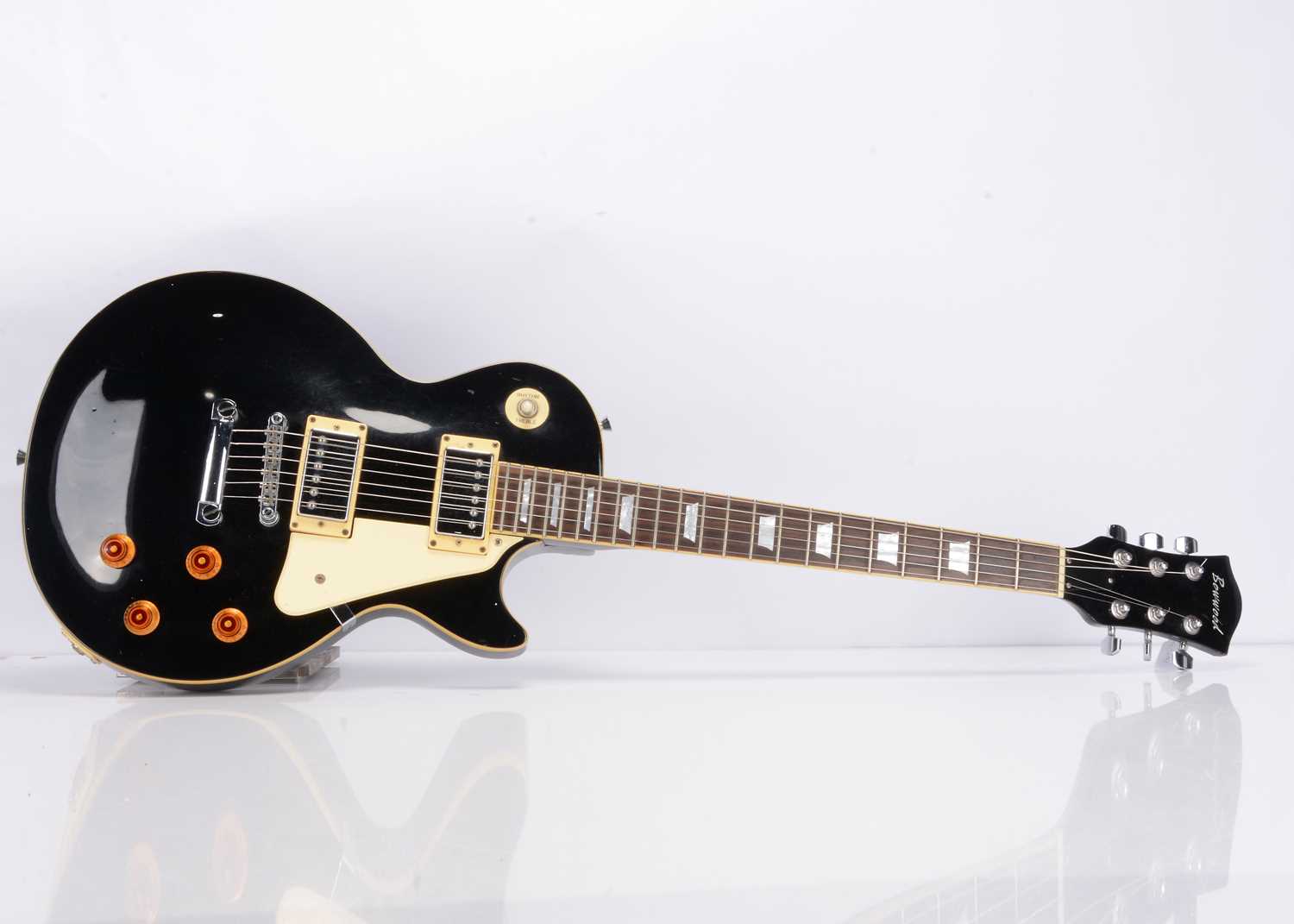 Lot 526 - Electric Guitars