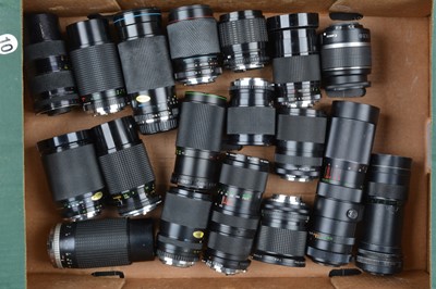 Lot 352 - A Tray of Zoom Lenses