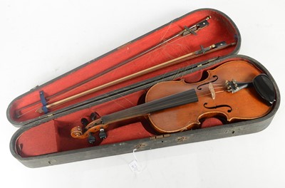 Lot 560 - Violin / Bows