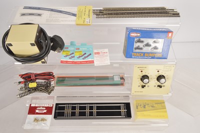 Lot 8 - Peco N Gauge Streamline Flexitrack (37 Pieces) Gaugemaster Controller and Other Model Train Accessories (45+ In Total)