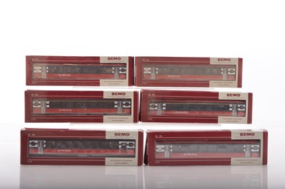 Lot 32 - Bemo HOe/HOm Swiss SBB Brunig  Coaches (6)