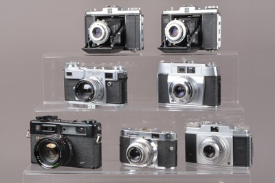Lot 364 - A Tray of Various Cameras