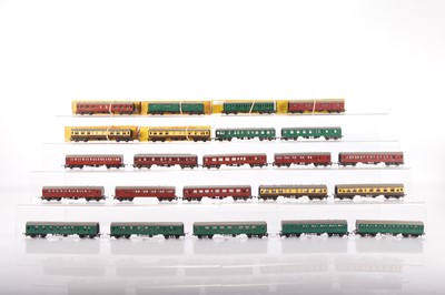 Lot 91 - Tri-ang TT Gauge boxed and unboxed Coaches 