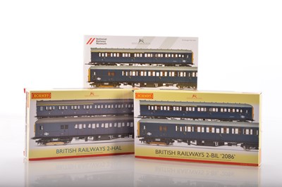 Lot 100 - Three Hornby 00 Gauge boxed BR SR blue 2-HAL and pair of  2 BIL EMU 2-Car Sets (3)