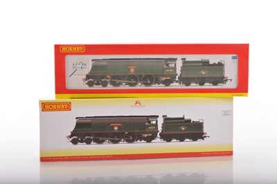 Lot 103 - Pair of Hornby 00 Gauge boxed BR green unrebuilt West Country Class Locomotives and Tenders (2)