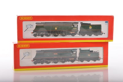 Lot 104 - Pair of Hornby 00 Gauge boxed BR green unrebuilt West Country Class Locomotives and Tenders (2)