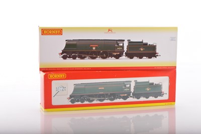 Lot 107 - Pair of Hornby 00 Gauge boxed BR green unrebuilt West Country Class Locomotives and Tenders (2)