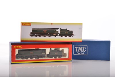 Lot 114 - Pair of Hornby TMC 00 Gauge boxed BR green unrebuilt renamed West Country Class Locomotives and Tenders (2)