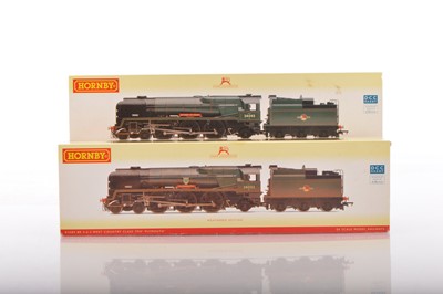 Lot 127 - Pair of Hornby 00 Gauge boxed BR green rebuilt West Country Class Locomotives and Tenders (2)