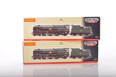 Lot 147 - Hornby 00 Gauge boxed BR green rebuilt Merchant Navy Class Locomotives and Tenders one  renamed (2)