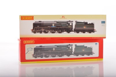 Lot 156 - Pair of Hornby 00 Gauge boxed BR green rebuilt Battle of Britain Class Locomotives and Tenders (2)