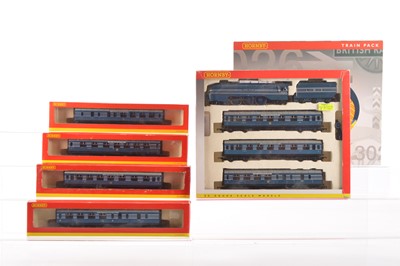 Lot 167 - Hornby 00 Gauge boxed Coronation Train Pack and four Additional Coaches (5)