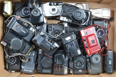Lot 375 - A Tray of Compact Cameras
