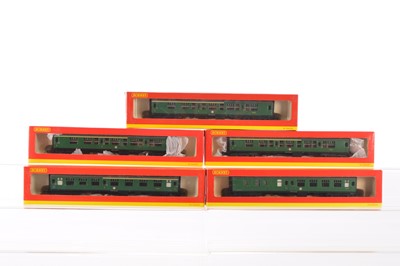 Lot 178 - Hornby 00 Gauge boxed BR SR green Mk1 Coaches (5)