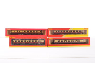 Lot 180 - Hornby 00 Gauge boxed BR blood and custard Mk1 Coaches (4)