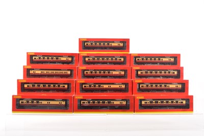 Lot 182 - Hornby 00 Gauge boxed BR blood and custard Maunsell Coaches (13)