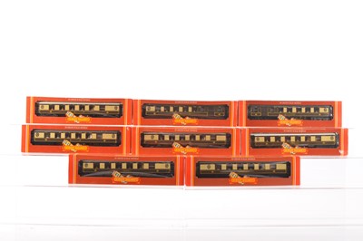 Lot 183 - Hornby 00 Gauge Margate  boxed R233 and R469 chocolate and cream Pullman Coaches (8)