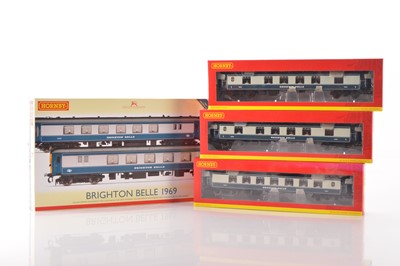 Lot 207 - Hornby 00 Gauge boxed  Brighton Belle blue and grey 1969 EMU 2-Car Train Pack and three additional coaches (4)