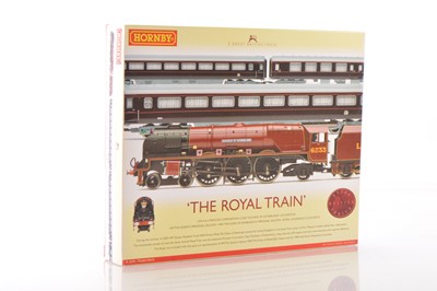 Lot 216 - Hornby 00 Gauge boxed R2370 'The Royal Train' Train Pack