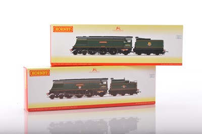 Lot 235 - Pair of Hornby 00 Gauge boxed BR green unrebuilt West Country Class Locomotives and Tenders (2)