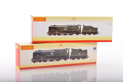 Lot 246 - Pair of Hornby 00 Gauge boxed BR green rebuilt Battle of Britain Class Locomotives and Tenders (2)