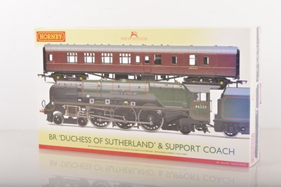 Lot 277 - Hornby (China) R3221 "Duchess of Sutherland" and Support Coach Train Pack