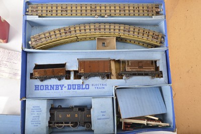 Lot 286 - Hornby-Dublo 1950 00 Gauge 3-Rail EDG7 Goods Train Set and Accessories including Gresley Coaches Wagons Track and  Master Models and Crescent Signals (qty)