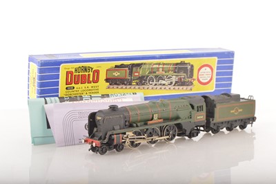 Lot 288 - Hornby-Dublo 00 Gauge 3-Rail late issue 3235 BR green West Country Class 34042 'Dorchester' Locomotive and Tender