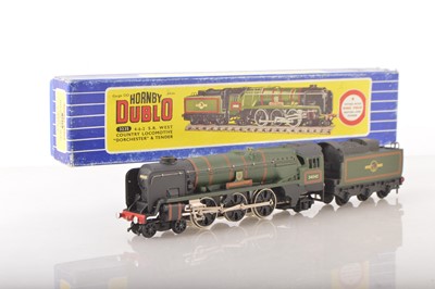 Lot 290 - Hornby-Dublo 00 Gauge 3-Rail late issue 3235 BR green West Country Class 34042 'Dorchester' Locomotive and Tender