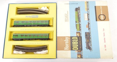 Lot 303 - Hornby-Dublo 00 Gauge 2-Rail Boxed 2050 Suburban Electric Train Set