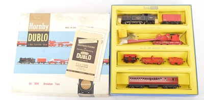 Lot 304 - Hornby-Dublo 00 Gauge 2-Rail Boxed 2049 Breakdown Train Set