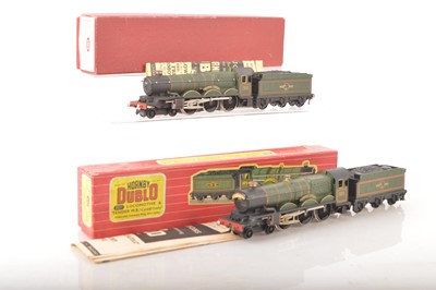 Lot 311 - Hornby-Dublo 00 Gauge 2-Rail Boxed BR green Castle Class Locomotives and Tenders (2)