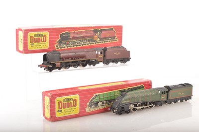 Lot 314 - Hornby-Dublo 00 Gauge 2-Rail Boxed Steam Locomotives and Tenders (2)