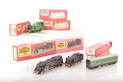 Lot 316 - Hornby-Dublo 00 Gauge 2-Rail Boxed Tank Locomotives and three short Suburban Coaches (8)