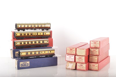 Lot 326 - Hornby-Dublo 00 Gauge 2-Rail Boxed Super Detail BR WR Coaches including late issue Restaurant Car and three pre Super Detail Coaches (14)