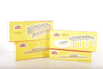 Lot 333 - Hornby-Dublo 00 Gauge 2-Rail Boxed Super Detail plastic Station Buildings and Engine Shed Extension kits (4)