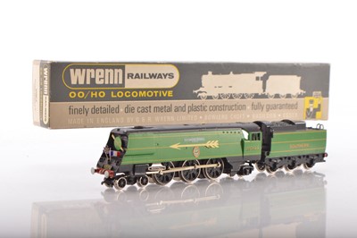 Lot 344 - Wrenn 00 Gauge boxed W2265/A Southern green Battle of Britain Class 21C155 Fighter Pilot Golden Arrow Locomotive and Tender